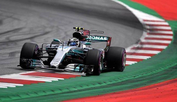 InstaSportIT's tweet photo. #Bottas, sicuri che sia una seconda guida?⠀
⠀
La gara di ieri in Austria ha fatto capire che Bottas, per la #Merce… https://t.co/AA6kdVWGrV https://t.co/Uz0lzJUdGK