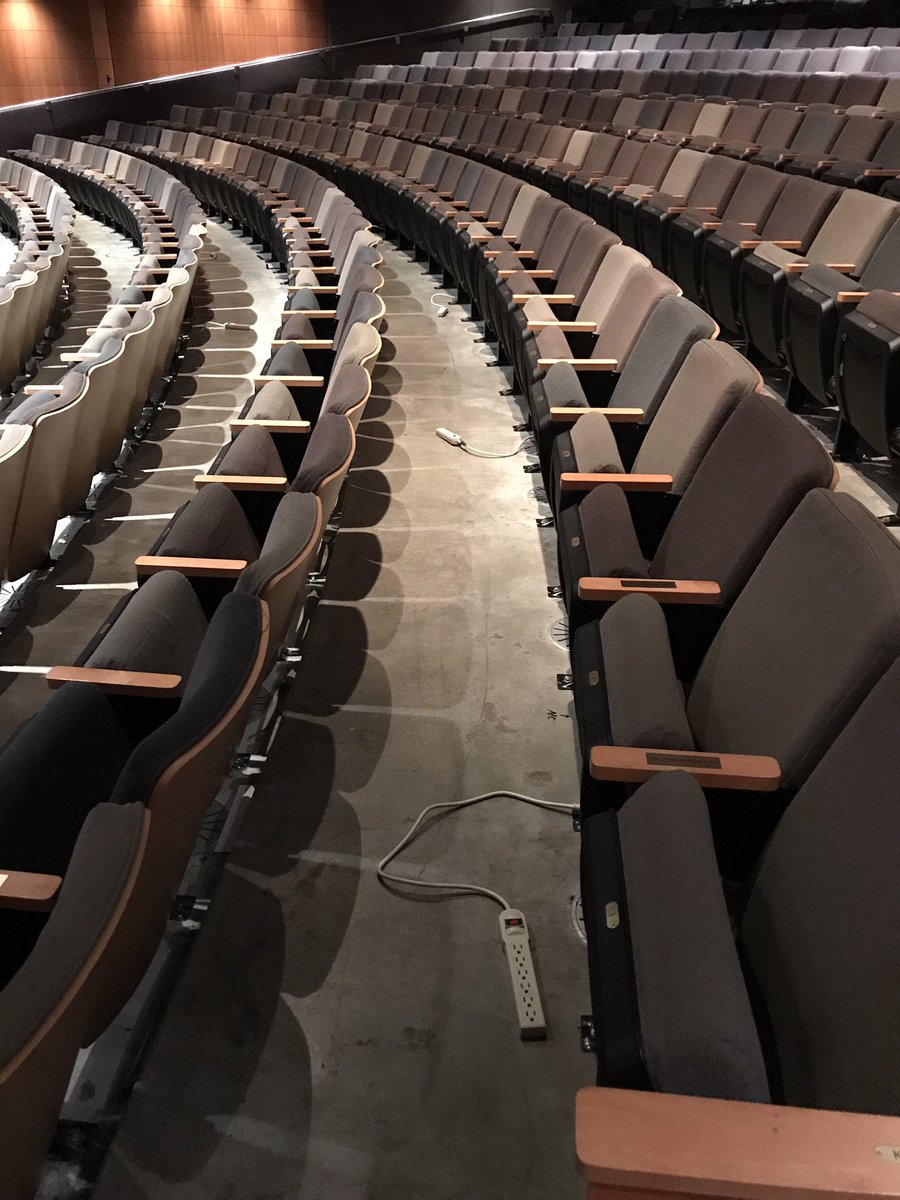 GantLaborde's tweet image. Tech power setup at @ChainReactConf is serious! #Behindthescenes #ChainReact2017
youtu.be/NowdrL6fvb4
