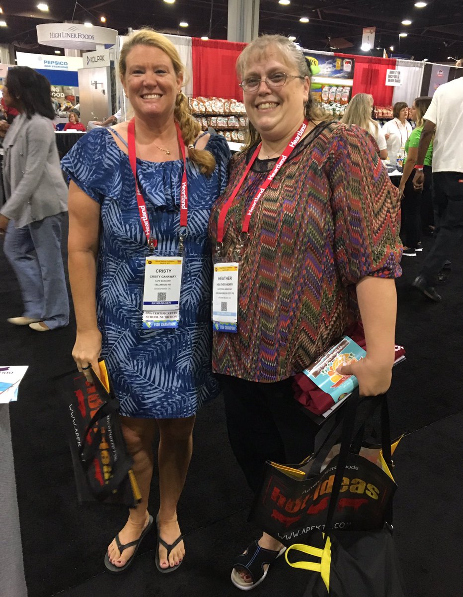 pollock4schools's tweet photo. Hip hip hooray for our first Fish Champions of the day from Virginia Beach Public Schools! #ANC17 #BeSmartEatFish #FishChampions https://t.co/ykLeJlgE1V