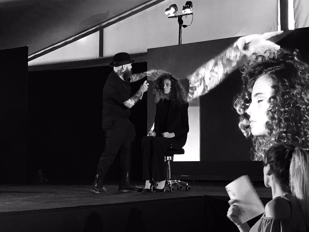 SebastianProEs's tweet photo. Continúa la inspiración con Ana y Antonio desafiando a la gravedad en nuestra nueva colección Twisted. #SebastianSDP17 https://t.co/WvgPKBe84c