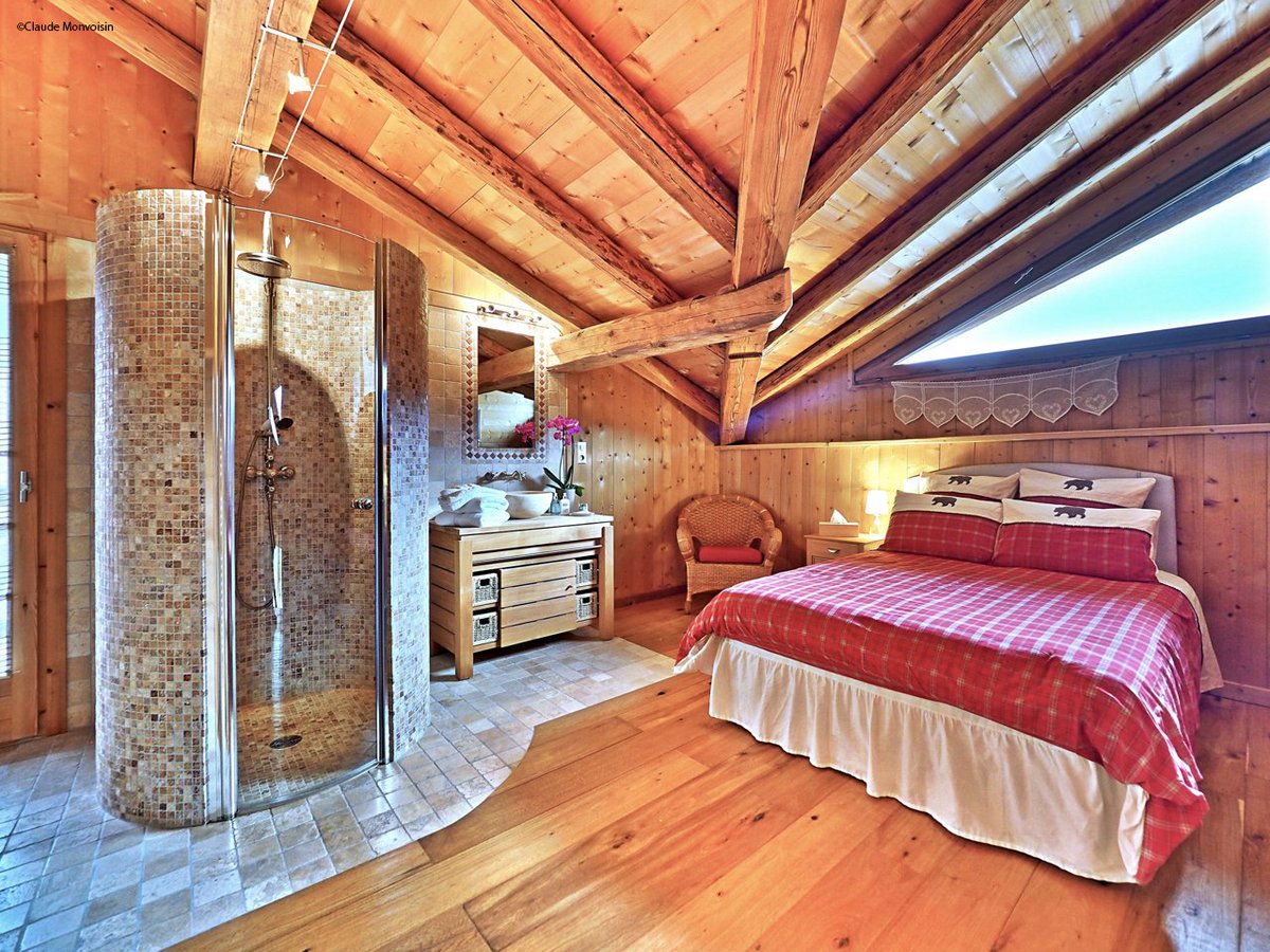 Book4Alps's tweet image. Come and join us for a week of skiing in January in our new chalet Atrium. Prices are from £660 pppw with meals and transfers included. #ski