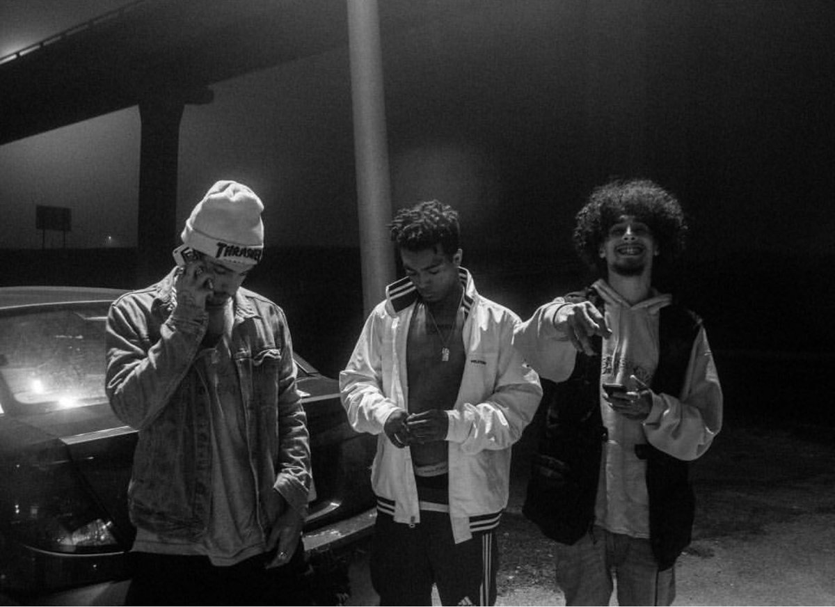 YRG_Hapticc's tweet photo. #FreeWeef #Freewifisfuneral https://t.co/Fhh38pcPYA