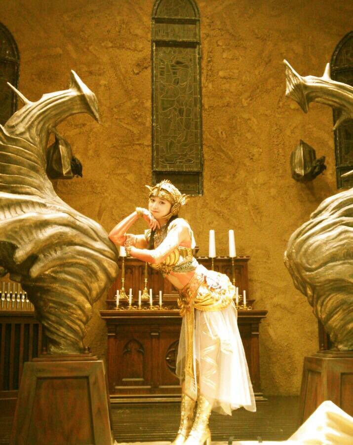 小宮有紗official 今日ウルトラマンの日なんだ アレーナを演じた時からもう3年近く経ちますね 懐かしい 写真もかなり若い笑 この衣装が本当にお気に入りで毎日着れるのが凄く嬉しかったのを覚えてます ウルトラマンの日 ウルトラマンギンガs