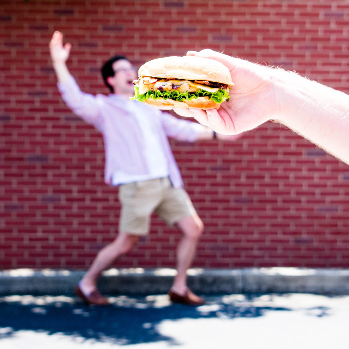 CFARiversAveSC's tweet photo. Can YOU handle the New Seasonal Smokehouse BBQ Bacon Sandwich? https://t.co/q3KNmVeaKS