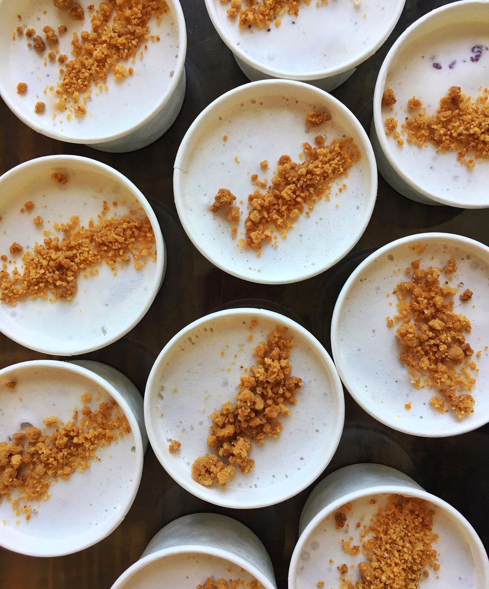 parlor_icecream's tweet image. Make sure to head to @TroquetBos for #CareForTheBear tonight at 8! Thanks to @pineapplexing for organizing ✨🍨🍻🍯🎶