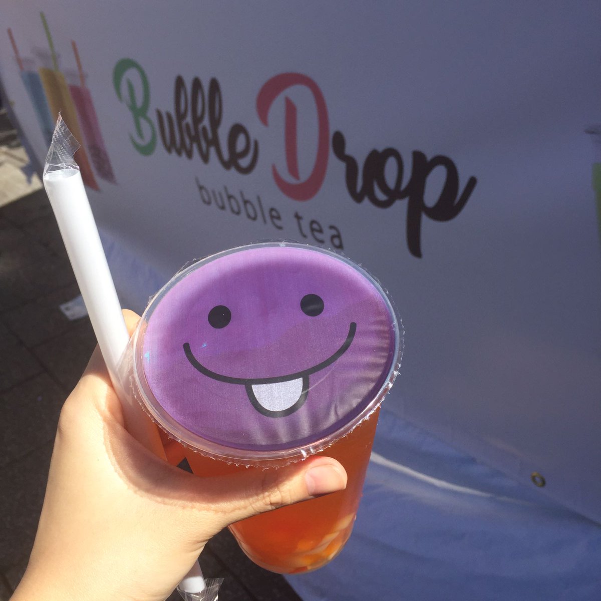 bubbledropuk's tweet photo. Try our ice cold Raspberry Fruit Tea with Rainbow Jelly! Perfect summertime thirst quencher :) #bubbledrop #bubbletea https://t.co/blqeVEo8cv