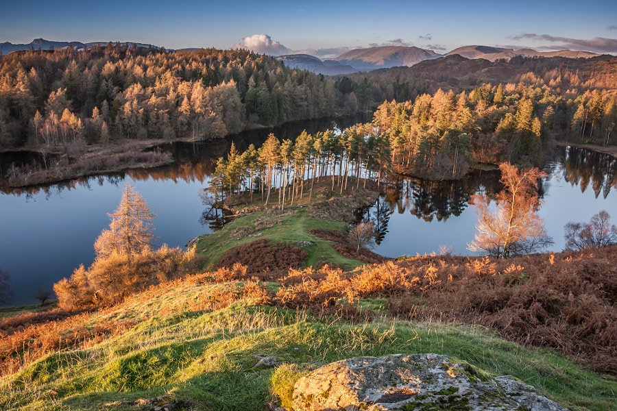 We're in love with this picture of #LakeDistrict National Park in #Cumbria #England. What a beauty! #wanderlust #MondayMotivation