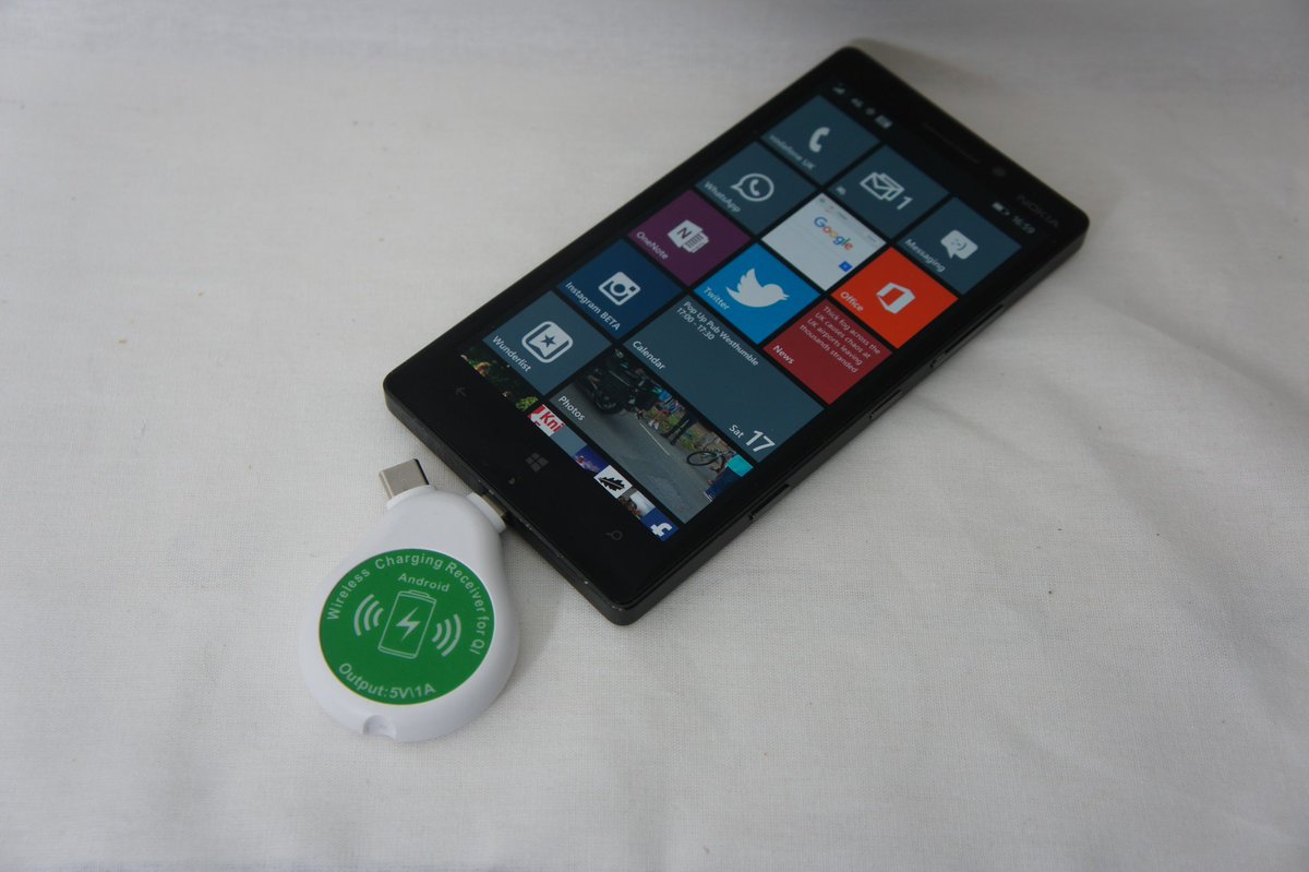 wirelessworktop's tweet image. Wireless Worktops with Qi charging is gaining ground. Why wouldn't keep the wires off the work surface