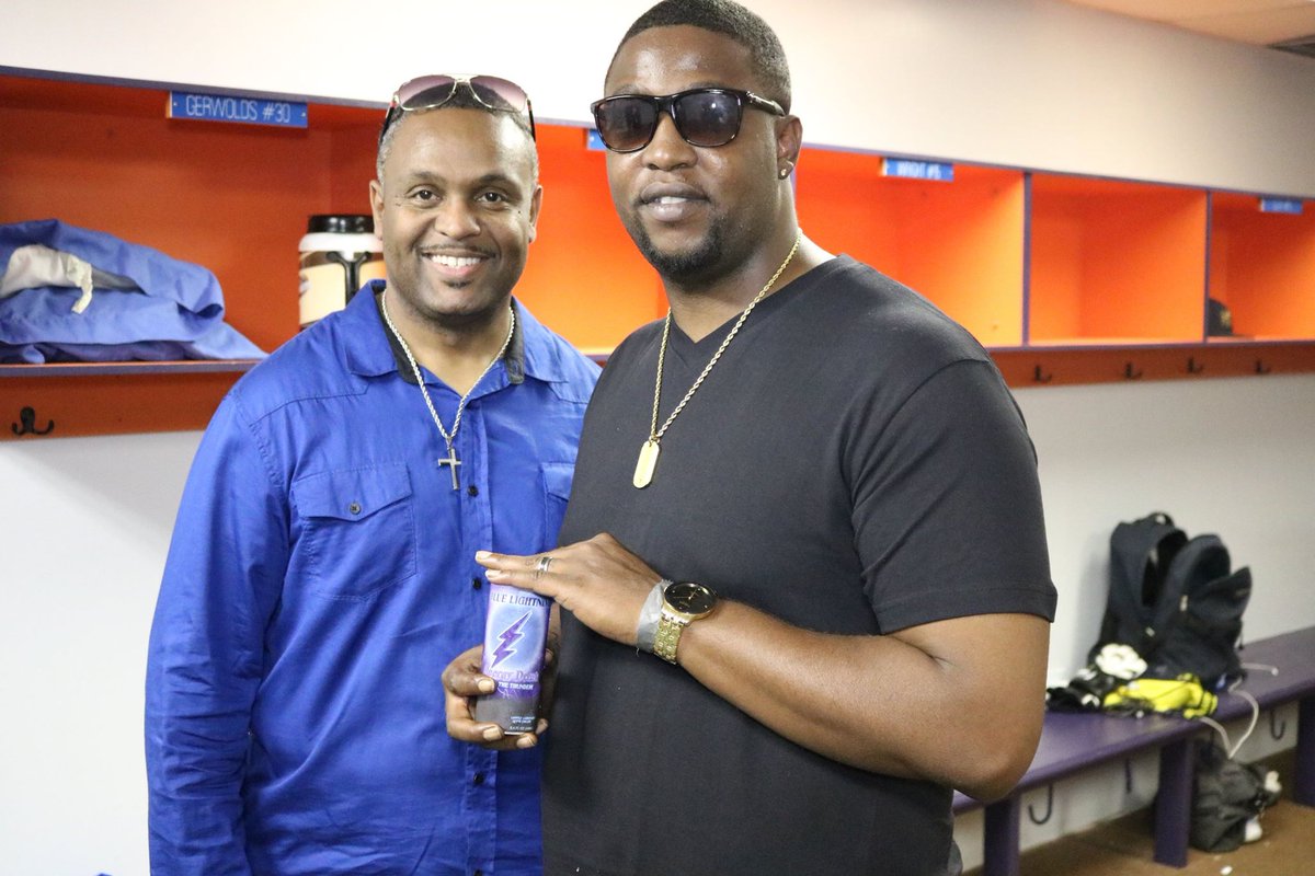 TGSportsLLC's tweet image. Andre Ogburn says, DRINK BLUE LIGHTNING and feel the Thunder!!!