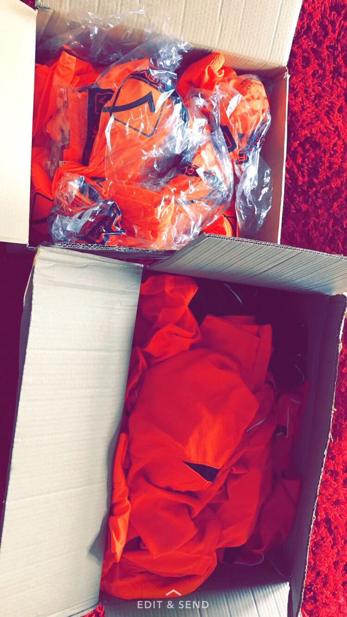 CuparTownFC's tweet photo. Kits and training tops have arrived for the season ahead ⚽️👏🏻🔶🖤 https://t.co/ySQAb8dhmN