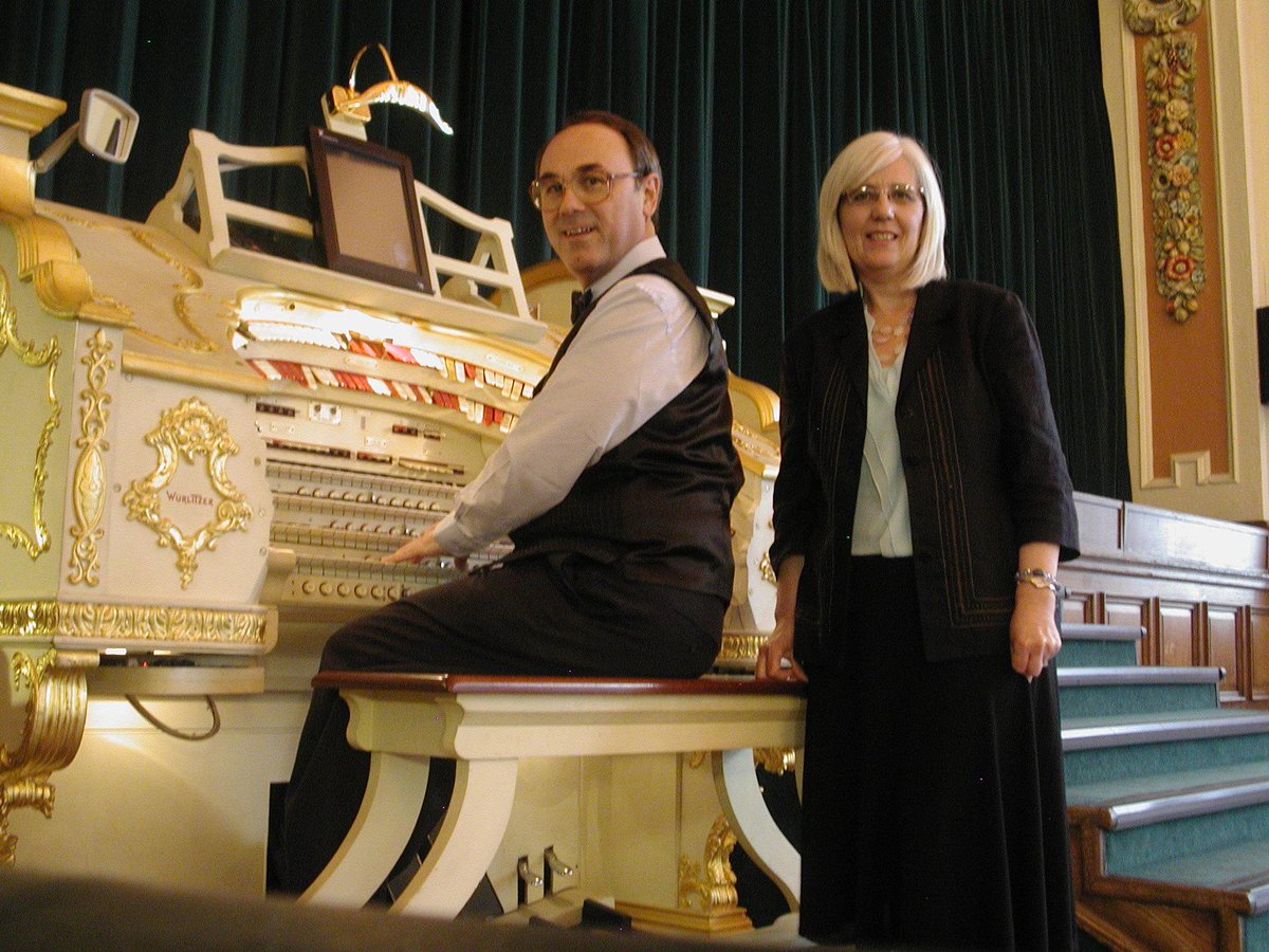 Monday Night Social Dance this evening, 7.30pm - 10.30pm with resident Organist Charles Brown, £3.90 on the door #StockportEvents #Dance