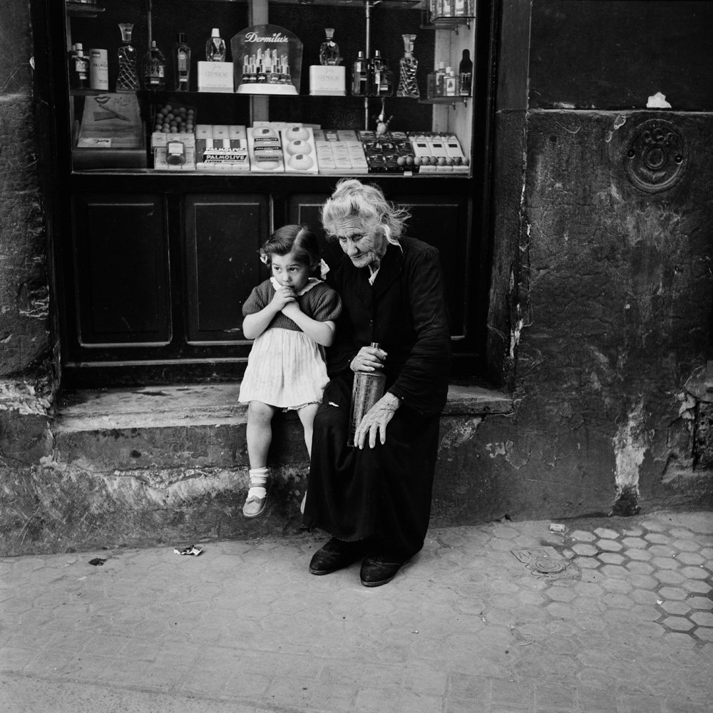 hnnh_lee's tweet image. #BillPerlmutter
Grandmother and Child, Spain, 1956