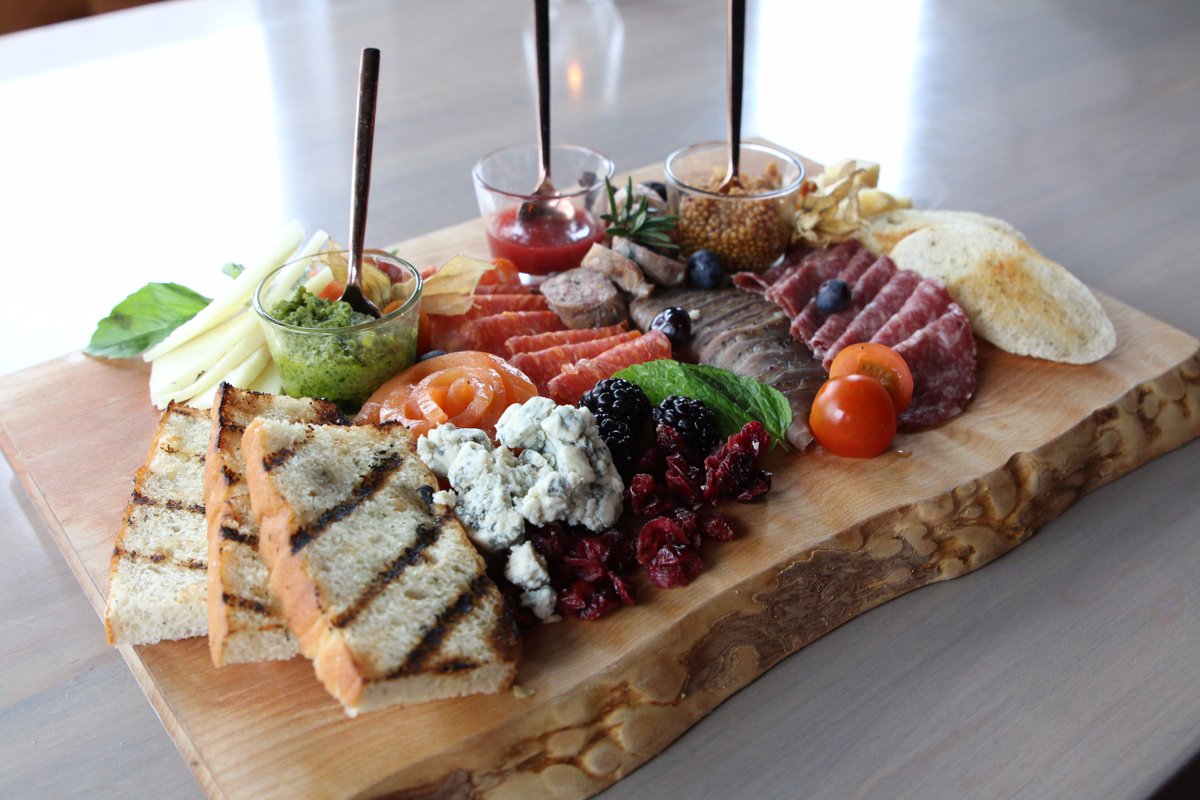 Add some flavour to Monday. #CuredWineBar

#yeg #yegfood #yegcharcuterie #charcuterie #yegfoodie #yeglocal #exploreedmonton #edmontonliving