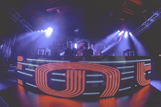 FinalSourceLV's tweet image. Here's a setup we did at the start of the month with @WeTheBeat for @SnakehipsUK's concert in Las Vegas!