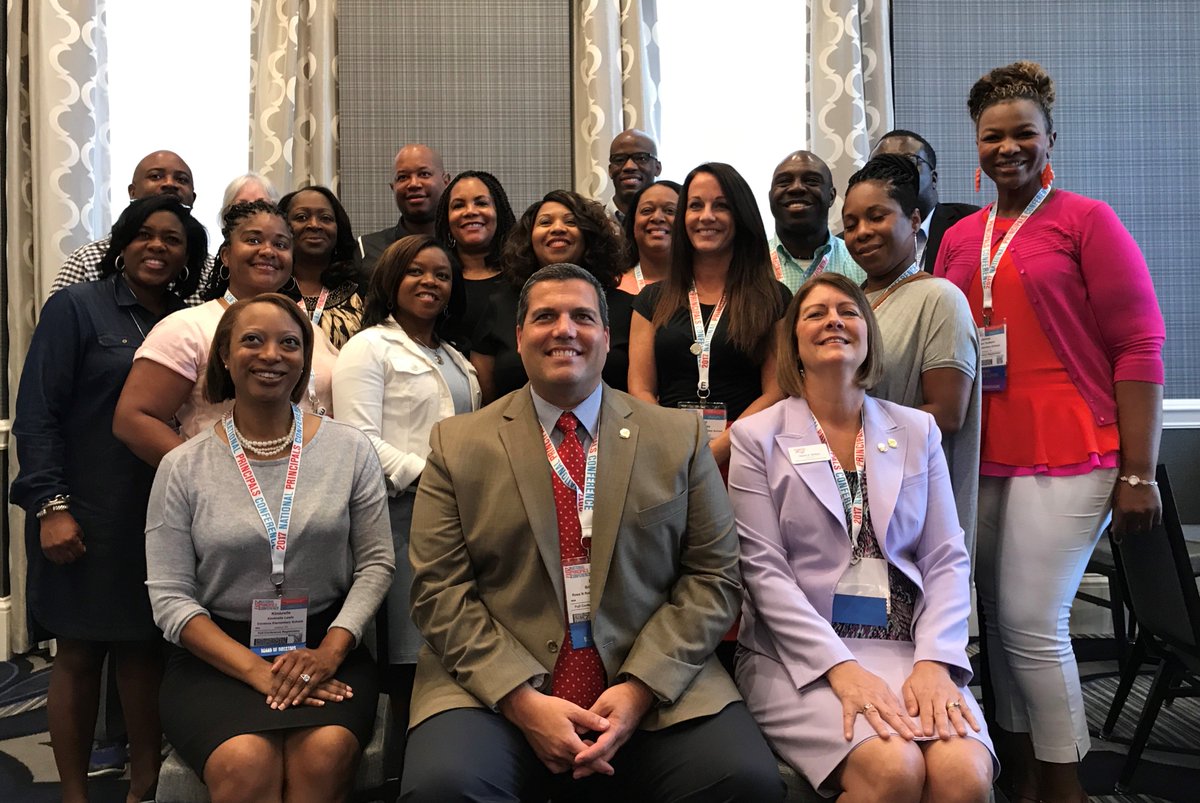 Tennessee Principals Association <a href="/TnPrinAssoc/">TN Principal Assoc</a> members got together for a group photo at our Zone 4 meeting this morning.... #NPC17