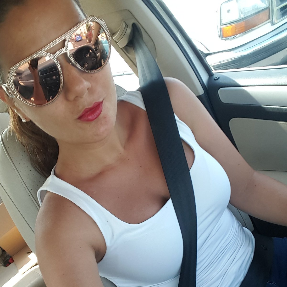 NenaCuencaNew's tweet photo. Terminamos!!! #OfficeOFf!!! ☺ Excelente Tarde!!!! https://t.co/ancPE2OdMW