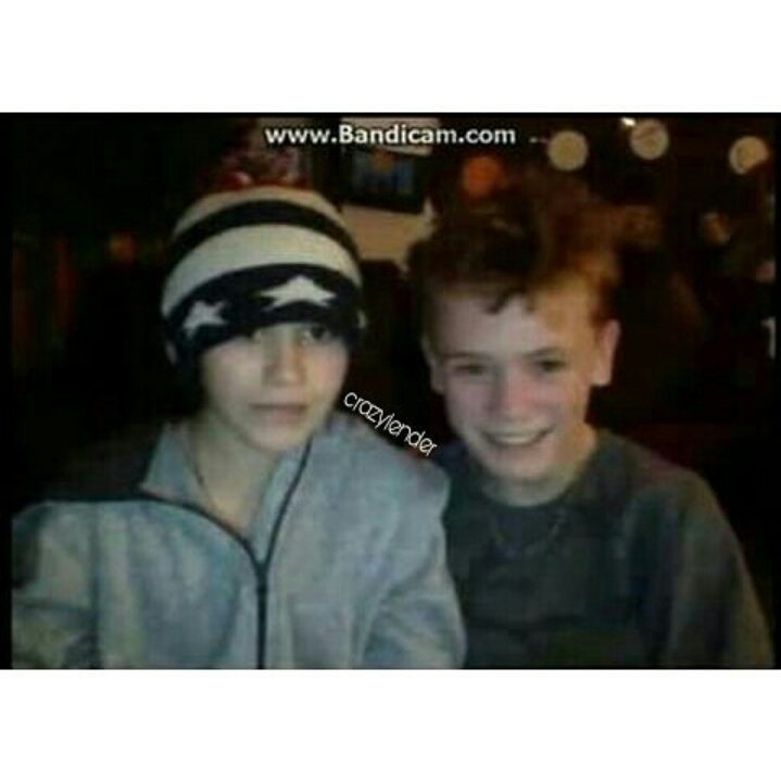 crazyleondre's tweet photo. @ceejaylenehan @leondrethalion  @BarsAndMelody This is what I call a throwback 😂 (found this on my old phone) https://t.co/l0ymun5dbT