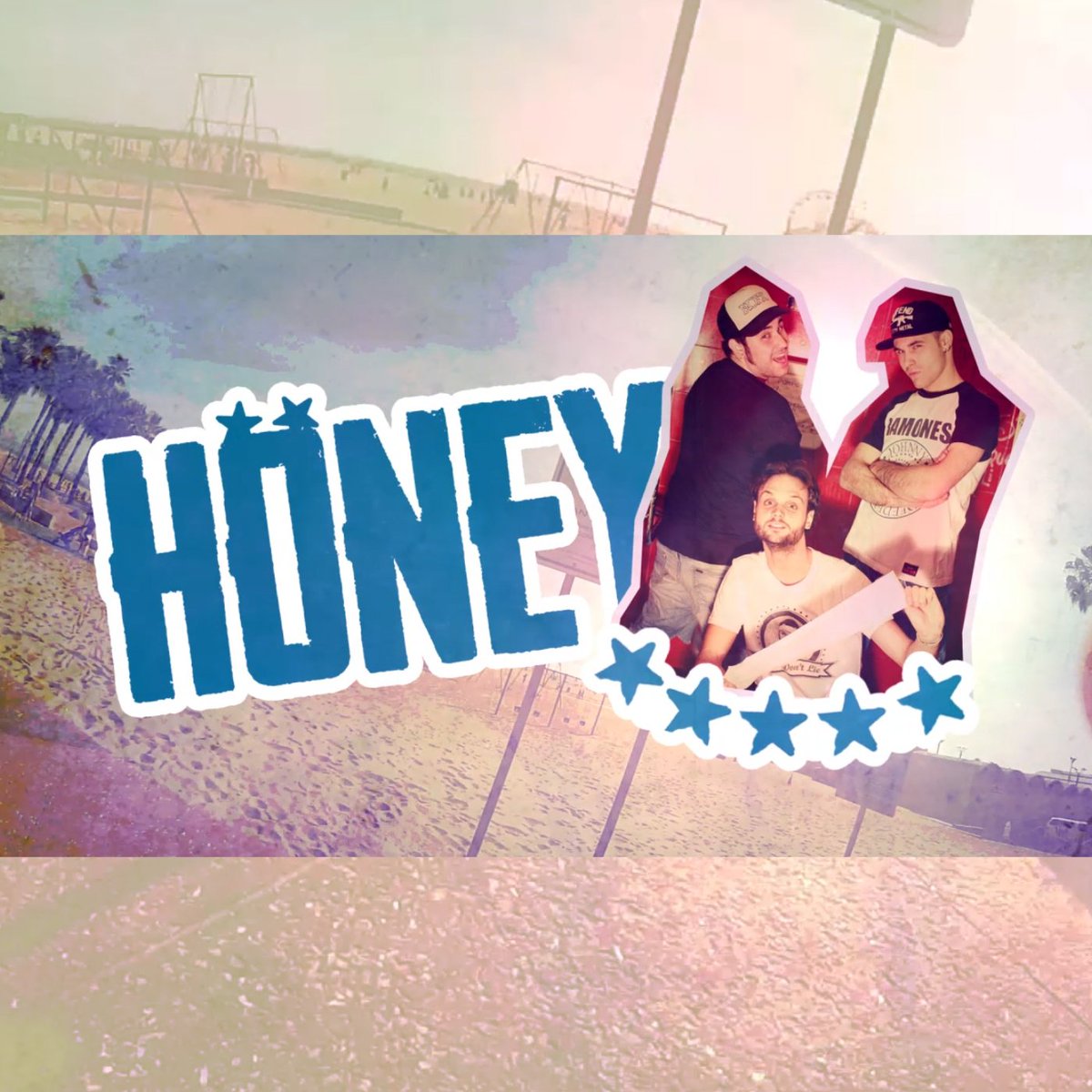 HoneyPunkRawk's tweet photo. Our brand  NEW SINGLE "Recovering In L.A." is available on Youtube and Facebook on our page (LINK IN BIO) #poppunk #punkrock #california #LA https://t.co/Hn8FR0oqNl