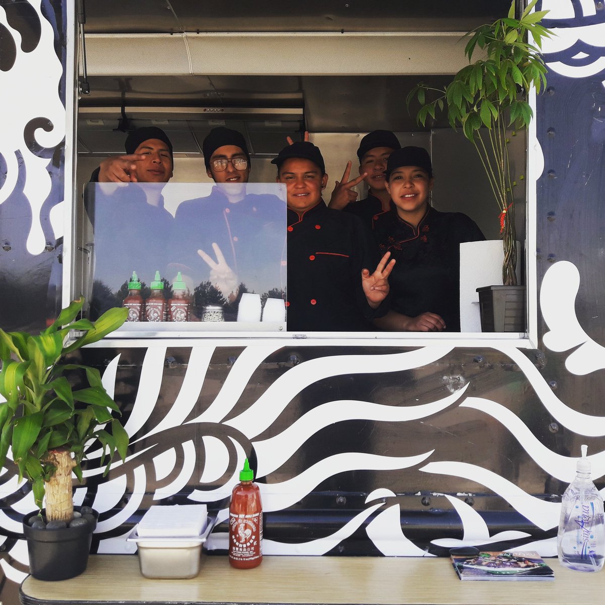 Ni haooo!  Felices vacaciones! Gracias a nuestros clientes y amigos por su preferencia! Nos vemos pronto! Sayonara!