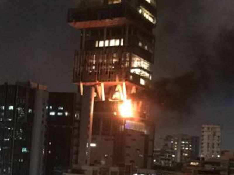 Fire breaks out at Mukesh Ambani's Antilia's terrace; under control toi.in/CnvsRY via <a href="/TOIMumbai/">TOI Mumbai</a>