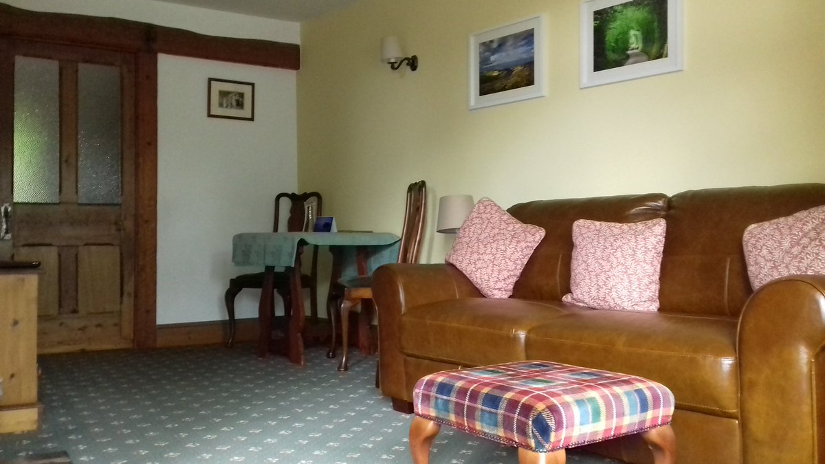 MartinhoeCleave's tweet image. Loving our new sofas in the cottages #newsofas #modernlook #exmoorhideaway #cottageholidays #northdevon