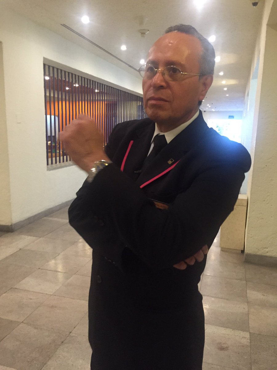 Chequen más al personal que contratan <a href="/CaminoReal/">Camino Real</a> #Polanco que manera de tratar así a los clientes #LadyCulero