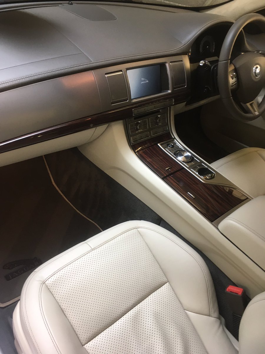 Touch_of_gloss's tweet photo. #jaguar XF-S interior complete
#jaguarxfs #carcare #interior #detailing #easrbourne #prom #hailsham #bexhill #eastsussex #UKDNV #TOG https://t.co/Msm2GP6UTV