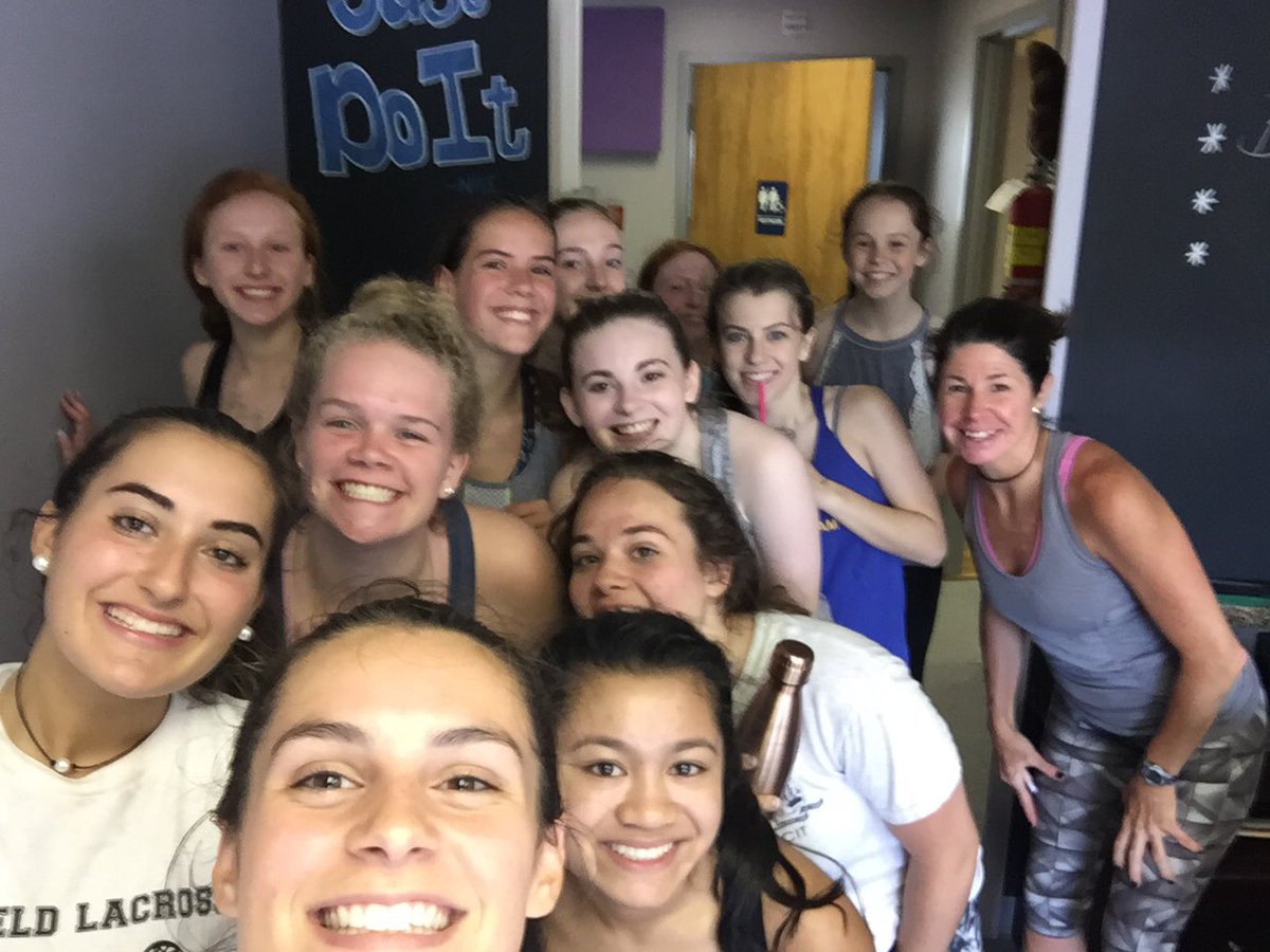 bhsdteam's tweet photo. Had a great time working out with Kim!!! Thanks for kicking us into shape💪🏼😉 @FeelingFitllc https://t.co/aG8IT1FcUU
