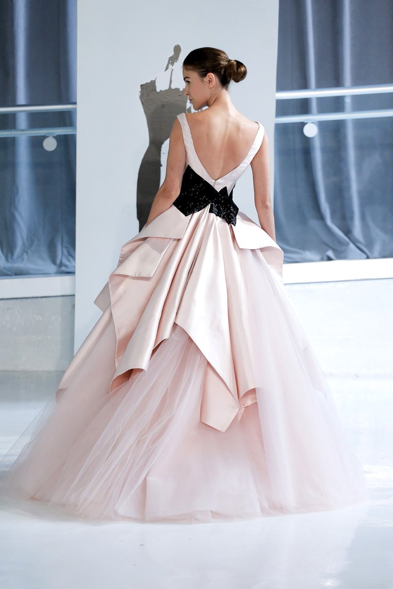 Serving up drama like it's 🍰 <a href="/LangnerCouture/">PeterLangner Couture</a>