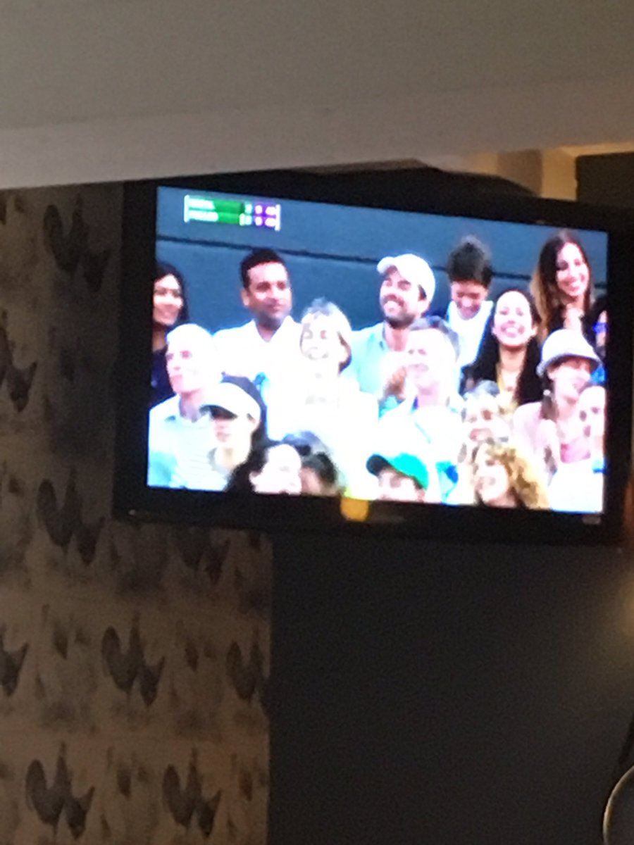 Ali_Butterworth's tweet photo. Trapped in tbe pub. How can I leave ?! #wimbledon #nadal https://t.co/T0cgQxg4y9