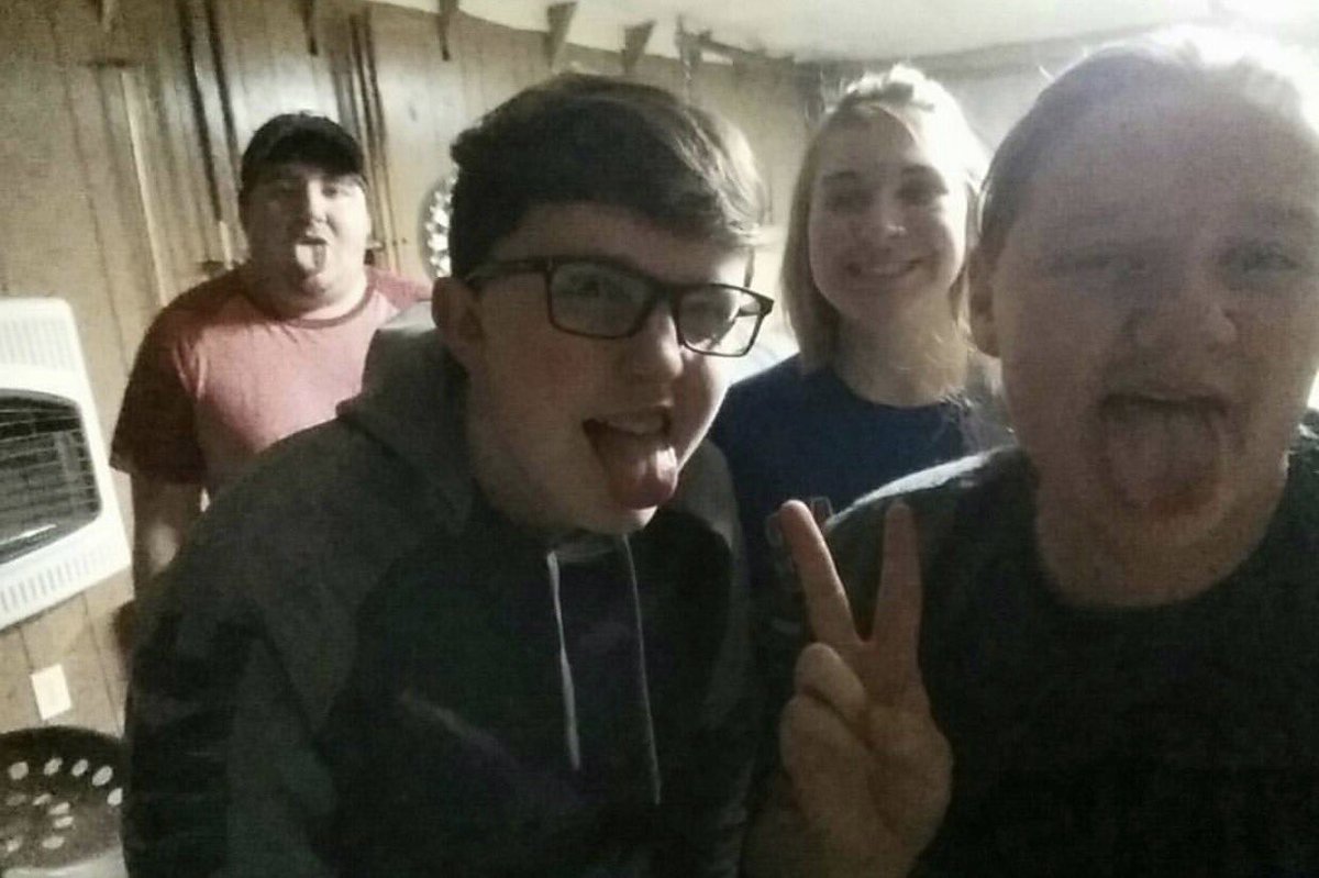 ashlynnmerz2's tweet photo. Gonna hold on tight to this night foreverโค๏ธ What i wouldn't give to party with you, and hear your ridiculous stories again. #flyhighTrev ๐ https://t.co/oxqLO5oPlS