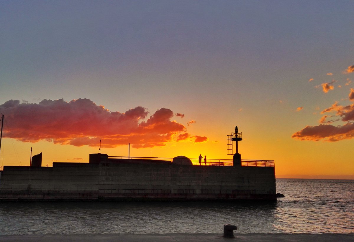 Che ne dite di un bel tramonto vista mare? 😉