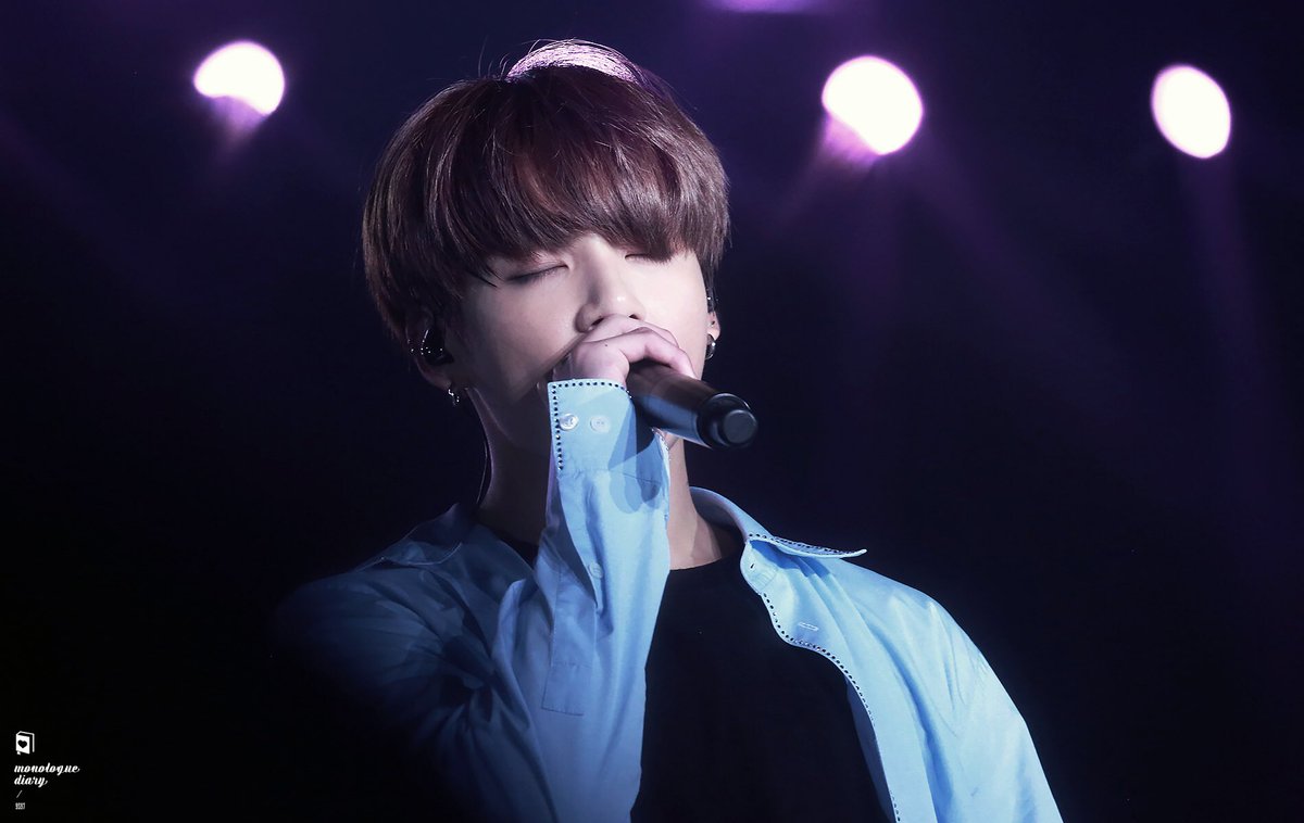 forgoldenkook_'s tweet photo. and you can light the dark
all by your own;

@BTS_twt #방탄소년단 #정국 #BTS #JUNGKOOK #aesthetic
[ 📷✨ @MonologueDiary 💙] https://t.co/S94txY9FlH