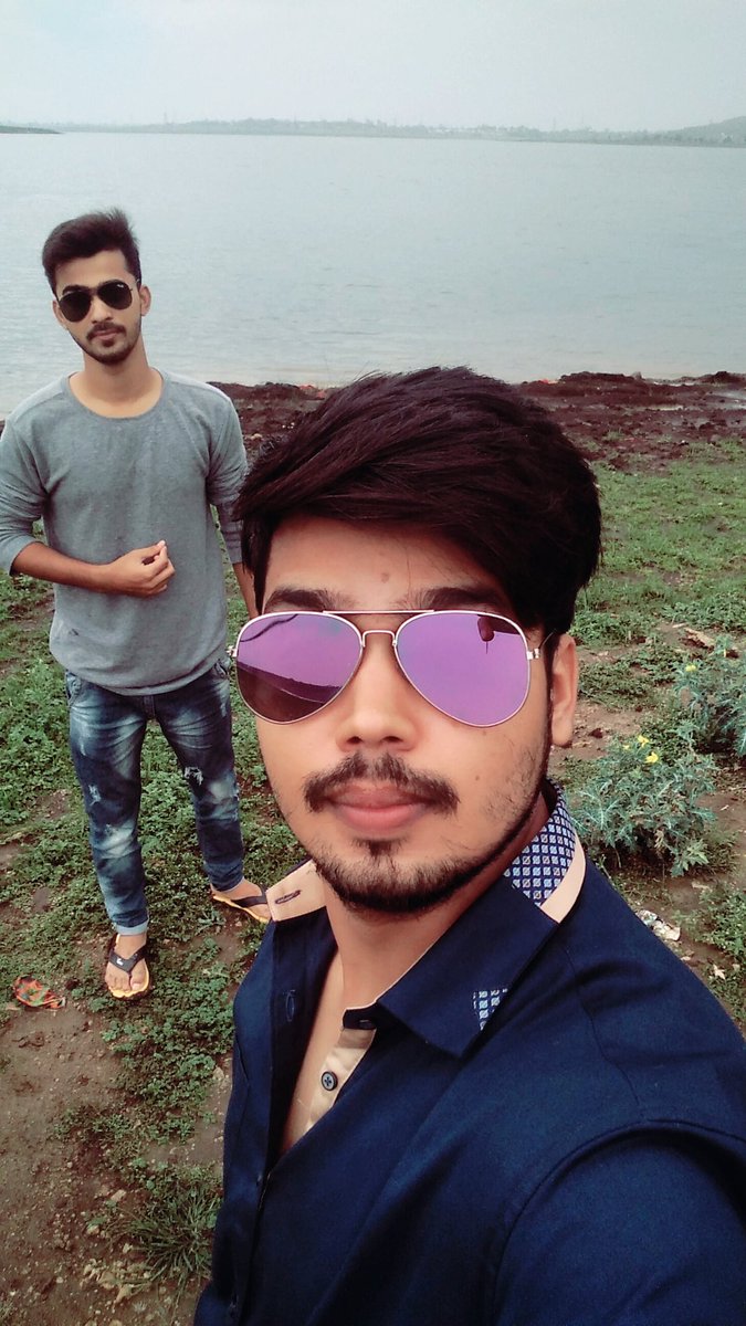 KhanSrq8's tweet photo. Chilling out.. #brothers #outing #damside https://t.co/vAxlJPanEj