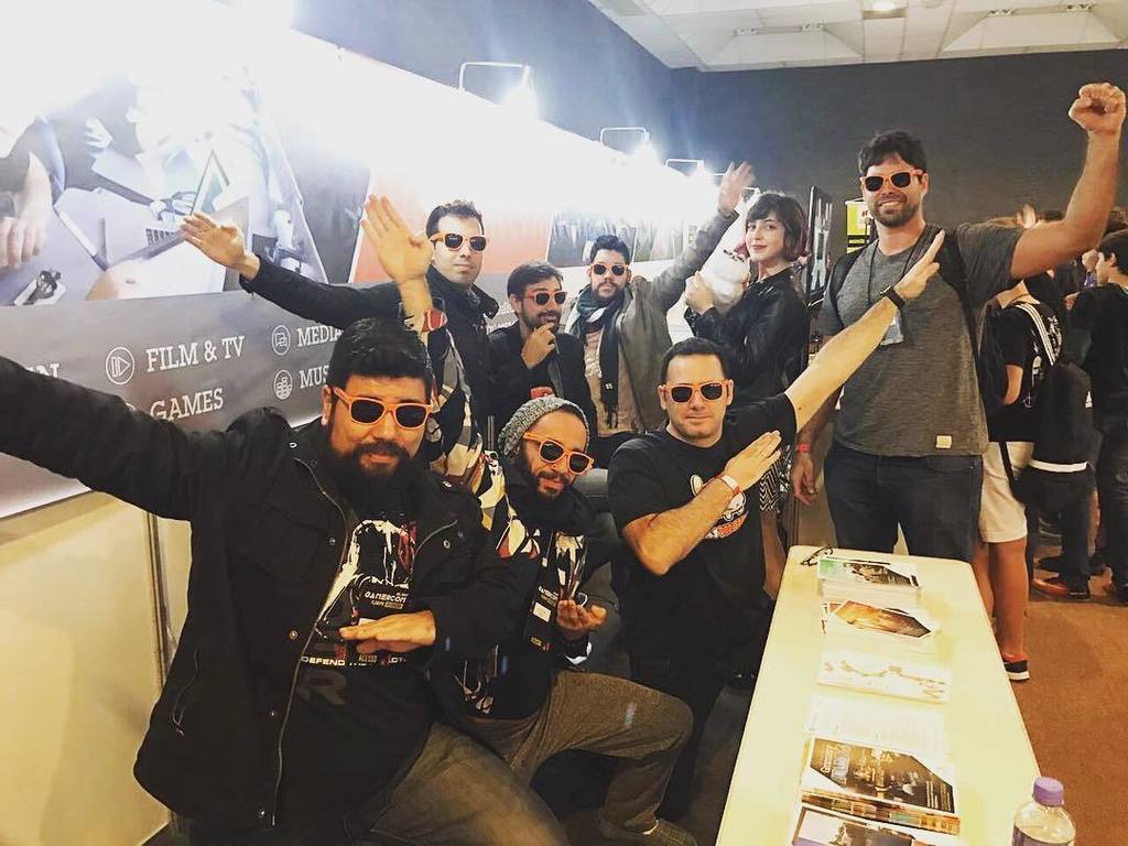 _betusouza's tweet image. dando um #chromatize #wololo na galera massa na @gamercom_ #gamedev #beholdstudios ift.tt/2u6cxJ1