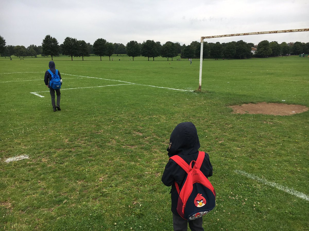 Nenpod's tweet photo. Drunken football pitch line marking? #Doncaster #TownFields https://t.co/2fLB8J0urR