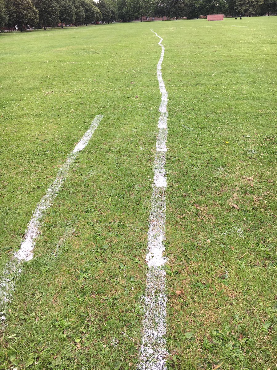 Nenpod's tweet photo. Drunken football pitch line marking? #Doncaster #TownFields https://t.co/2fLB8J0urR