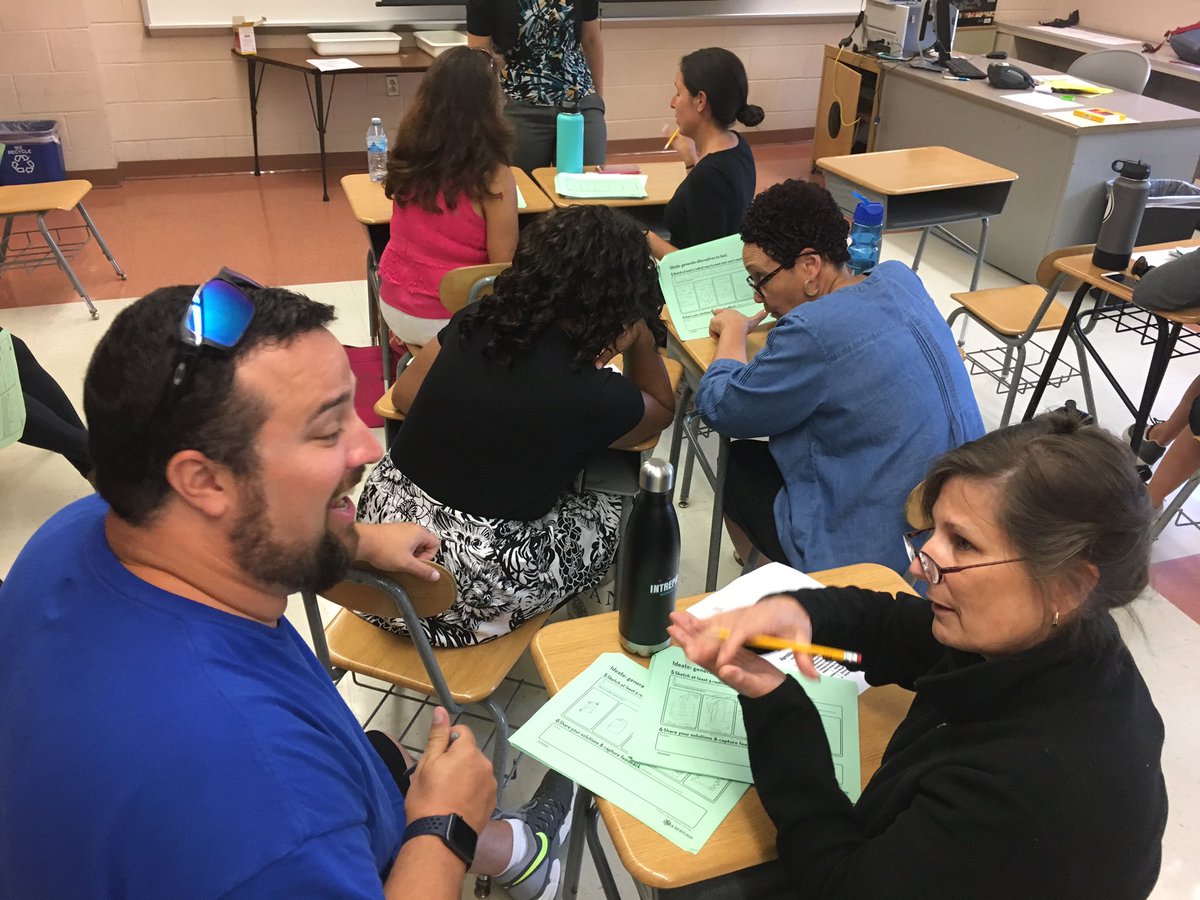 Bburtt2012's tweet photo. @LBpublicschools 21st Century Learning Grant Staff engage in summer professional learning w/ @MackinMaker 
#designthinking #STEAM https://t.co/TehWg1sy7Q
