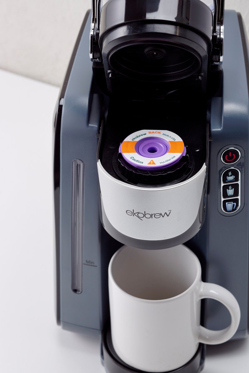 ekobrew is easy to use! Fill your ekobrew cup with your favorite coffee, close the lid and use as you would any other disposable coffee cup!