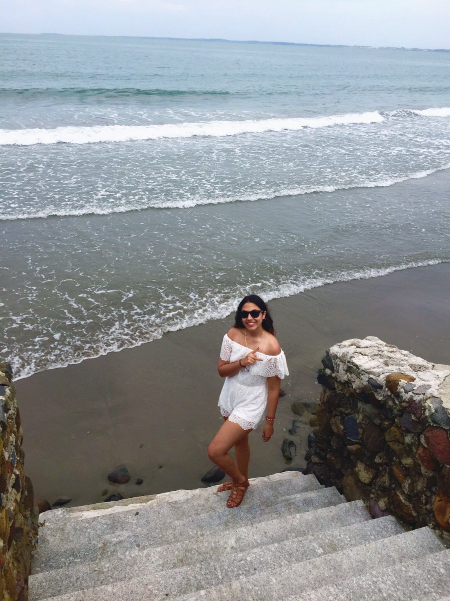 KlassyNation's tweet photo. Our sister @DiablaDelRio representing KDCHI from Veracruz, Mexicoππ§β₯οΈ #KdchiAroundTheWorld #KlassyNation #KdchiUpsilon #TooHotTooCute https://t.co/veeqLbJgy4