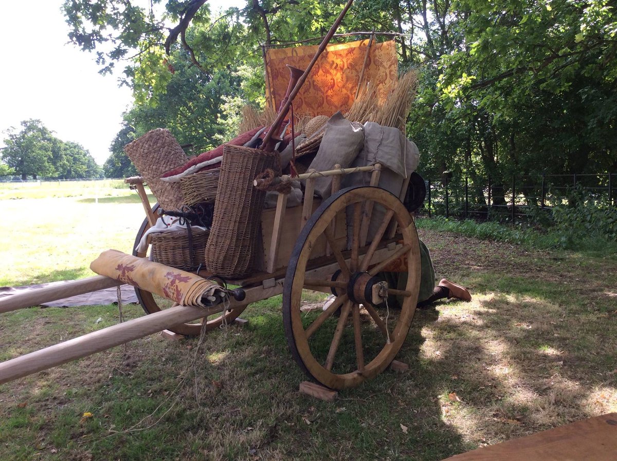 Street sellers <a href="/whistfest/">Wimpole History</a> this weekend. #hot #livinghistory