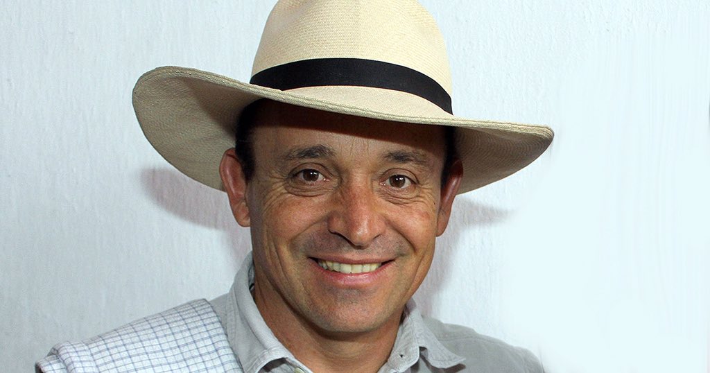 Acusación contra S. Uribe contiene pruebas y argumentos serios. Ahora debe decidir un juez serio e imparcial. Ver: https://t.co/mDRYsGsNPo https://t.co/46iHRSX0Um