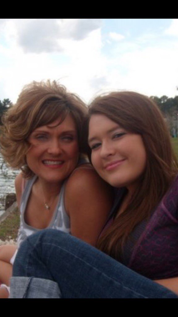 Lymepie's tweet photo. Before Lyme took ahold #lymeproblems #chronicillness #lookedsoyoung https://t.co/17Coau0DMu
