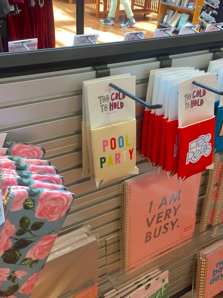 ToothTail's tweet image. I don't think the person who made this cup sleeve thought things all the way through.  #shittydesign