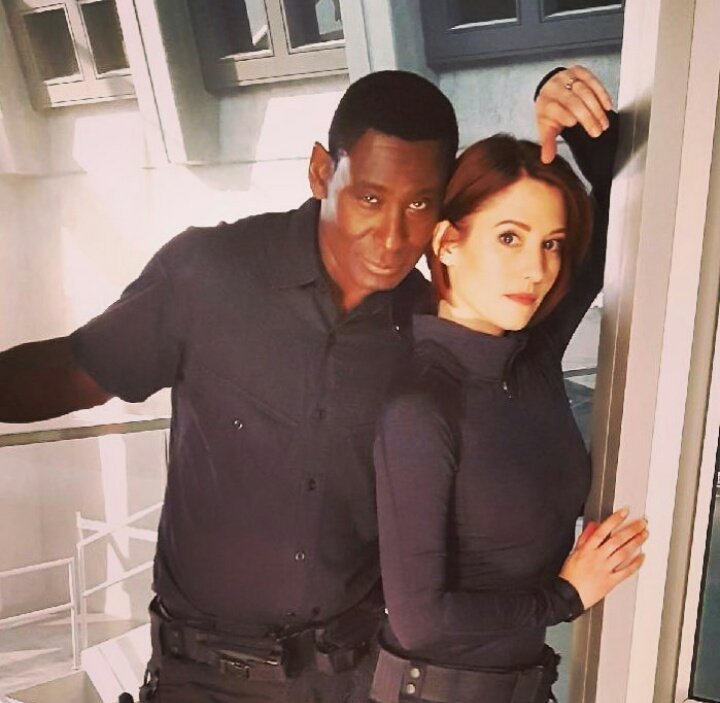 DanversAgent's tweet image. Con J'onn antes de entrenar 😊😍