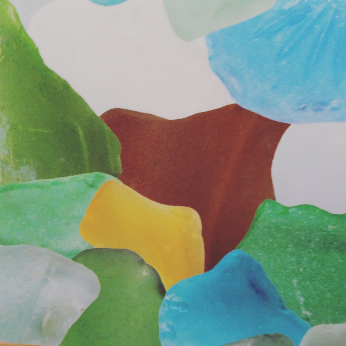 "Tribus Ocultas" Mikel Barrero.
Una exposición de pequeños objetos encontrados en la playa...Ven y disfruta #elsekadero