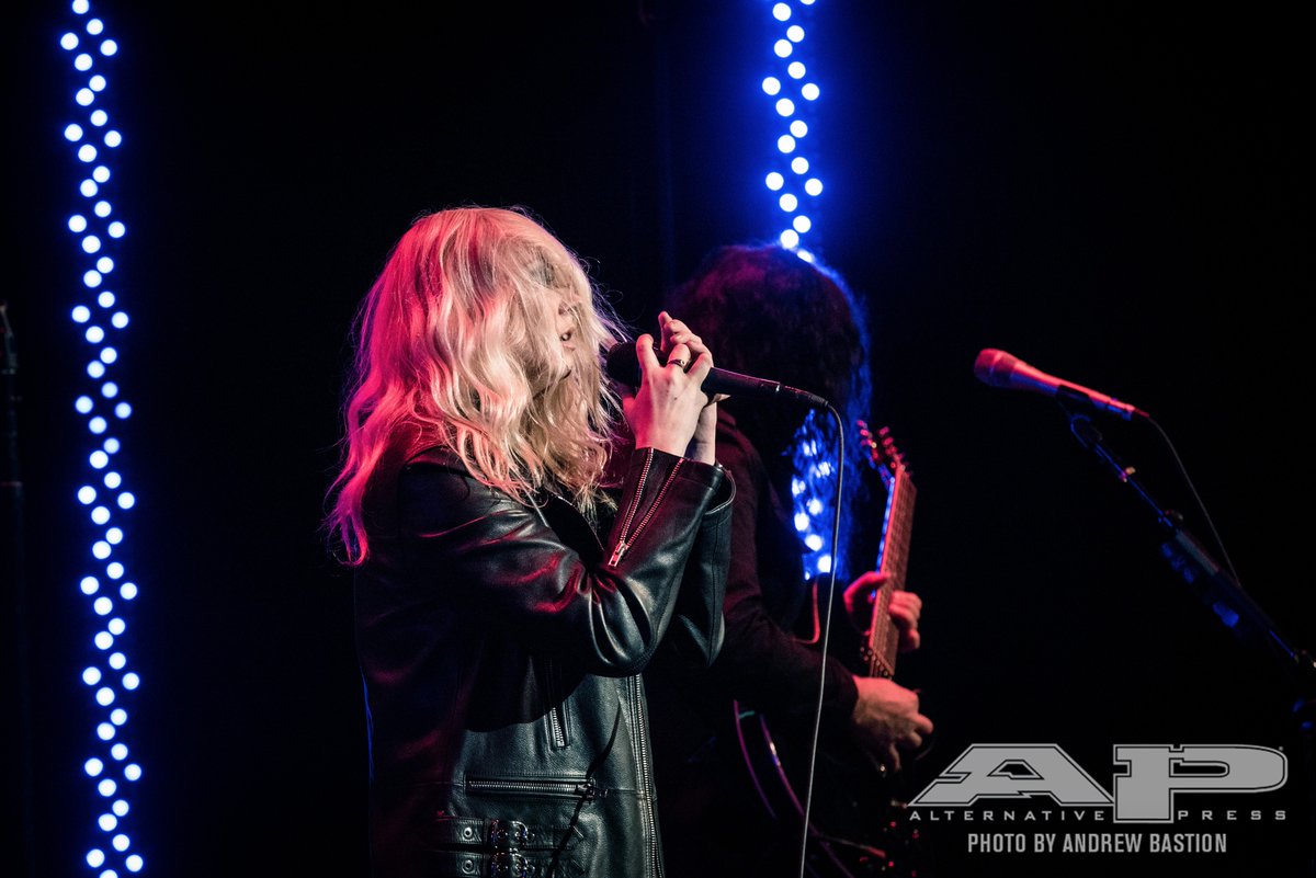 AltPress's tweet image. Check out some of the best photos from @TPROfficial&apos;s 2017 #APMAS performance! 🤘 altpress.com/photoop/entry/…