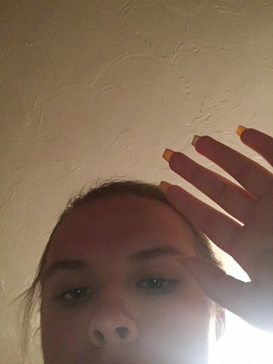 forforevan's tweet image. raise ur hand if u have been personally attacked by atleast one* of the cast members of @DearEvanHansen 

*or 8