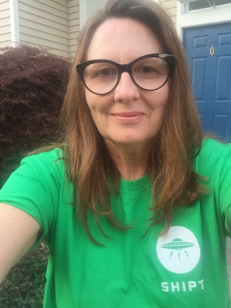 proptart333's tweet photo. I'm continuing with my buying skills delivering for Shipt!!! #ShiptLife #coolservice #freelancers #imwearingreen https://t.co/XYSVFmu9gx