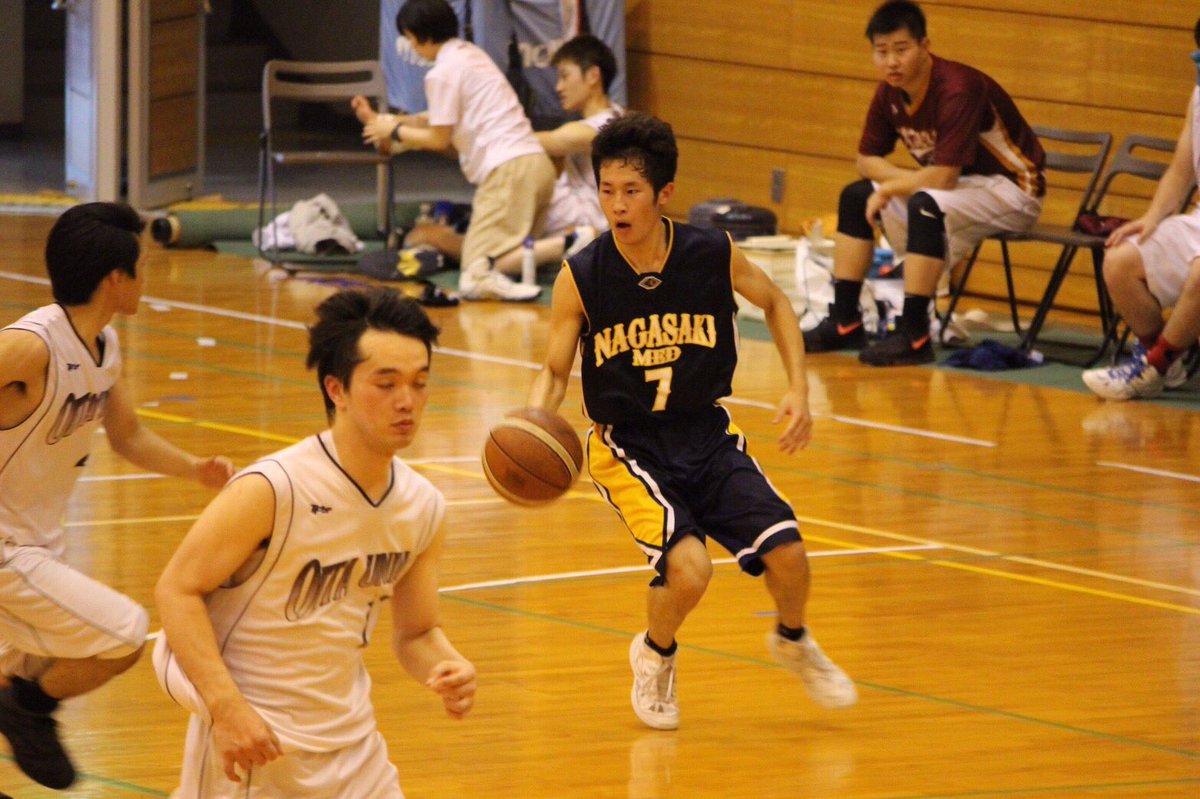 長崎大学医学部男子バスケットボール部 Ar Twitter アイコンとヘッダー変えました 愛媛のマネさんが一眼レフで撮ってくれていた写真が素敵すぎて バスケ姿は三割り増しでかっこよく見えますね 長崎大学医学部男子バスケットボール部 Ar Twitter アイコンとヘッダー変えました 愛媛のマネさんが一眼レフで撮ってくれていた写真が素敵すぎて バスケ姿は三割り増しでかっこよく見えますね